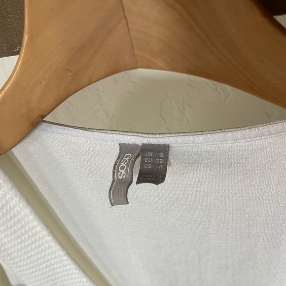 Asos White Feminine Dress with Cute Brown Button Details through front, Size 4•• - Picture 4 of 10